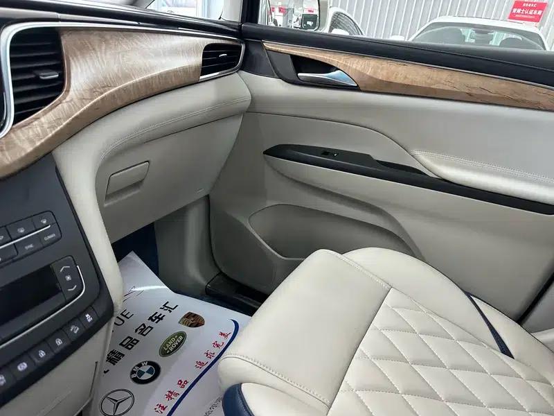 Buick GL8 2017 ES 28T Comfort Model (National V Emission Standard) — миниатюра 17