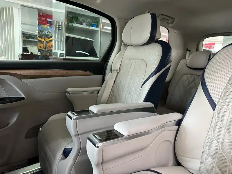 Buick GL8 2017 ES 28T Comfort Model (National V Emission Standard) — миниатюра 32