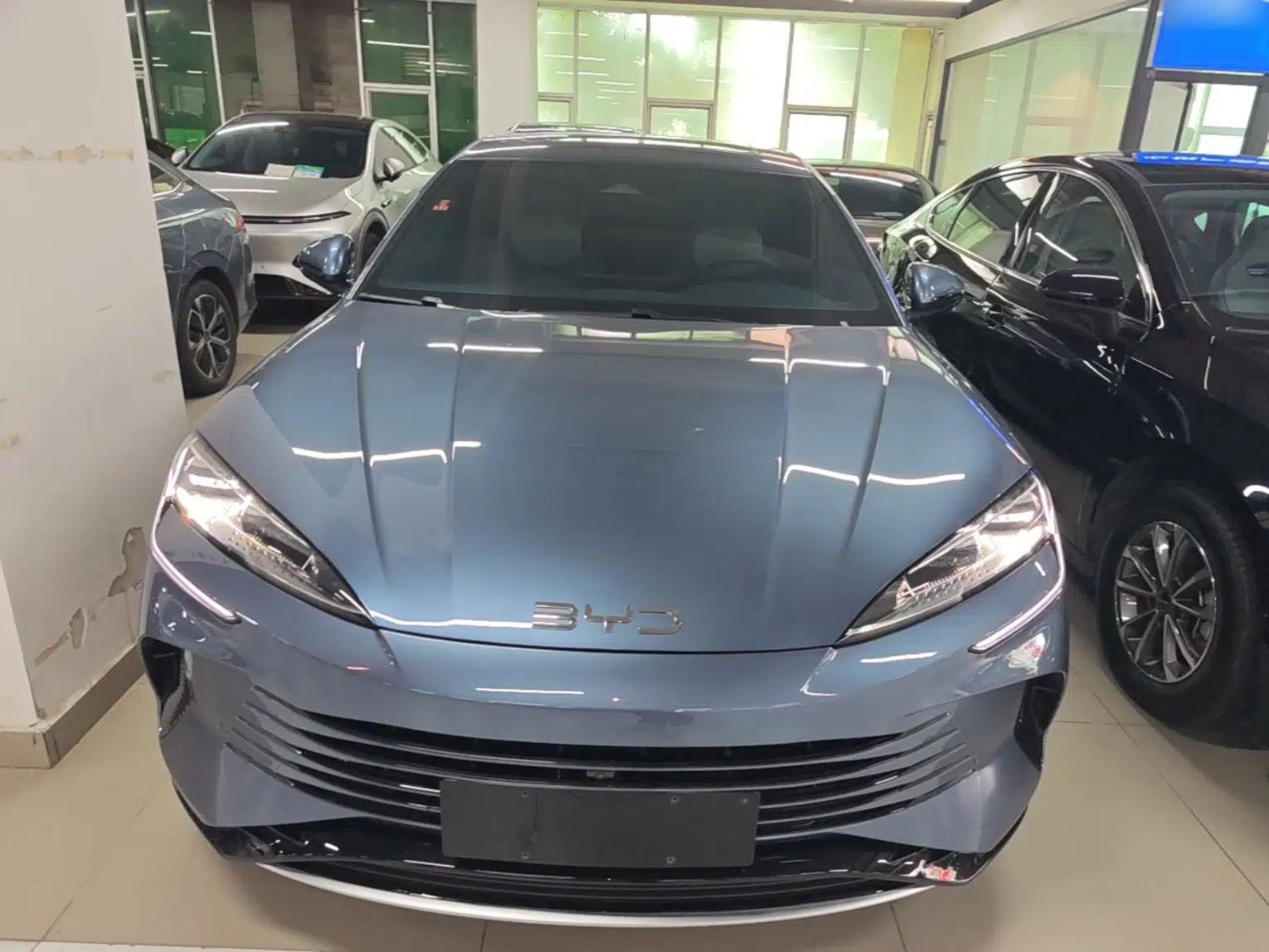 BYD Seal 07 DM-i 2025 DM-i 1.5L 125km Luxury Model — миниатюра 2