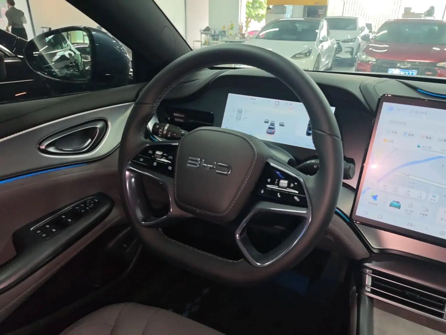 BYD Seal 07 DM-i 2025 DM-i 1.5L 125km Luxury Model — миниатюра 13