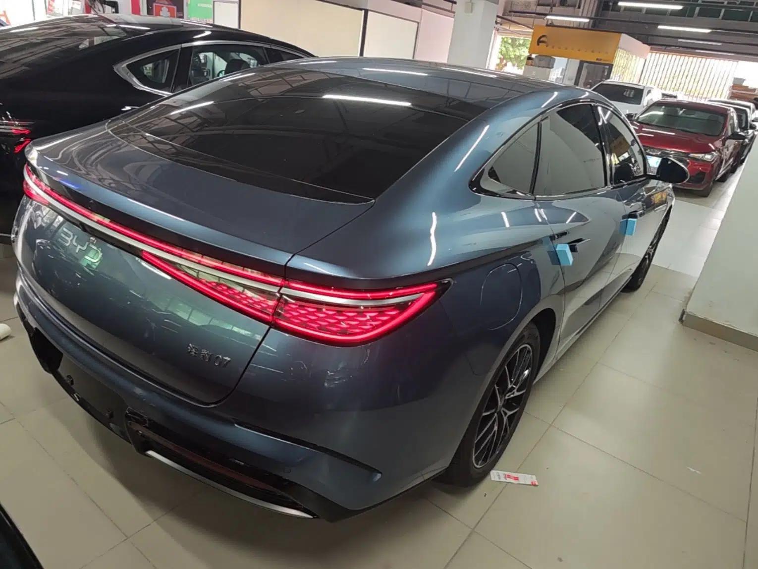 BYD Seal 07 DM-i 2025 DM-i 1.5L 125km Luxury Model — миниатюра 6