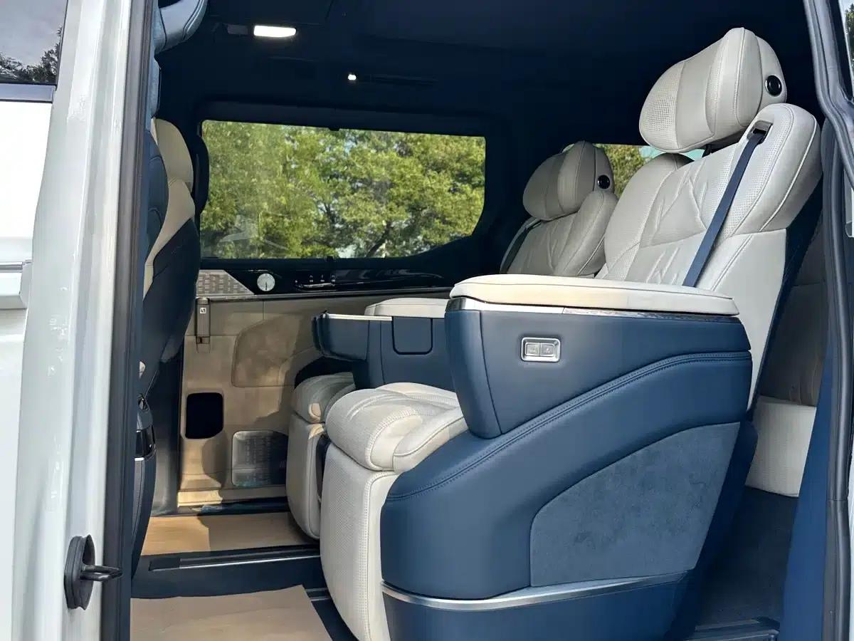 Jike 009 2024 Model Six-Seat Executive Edition AWD 108kWh — миниатюра 11