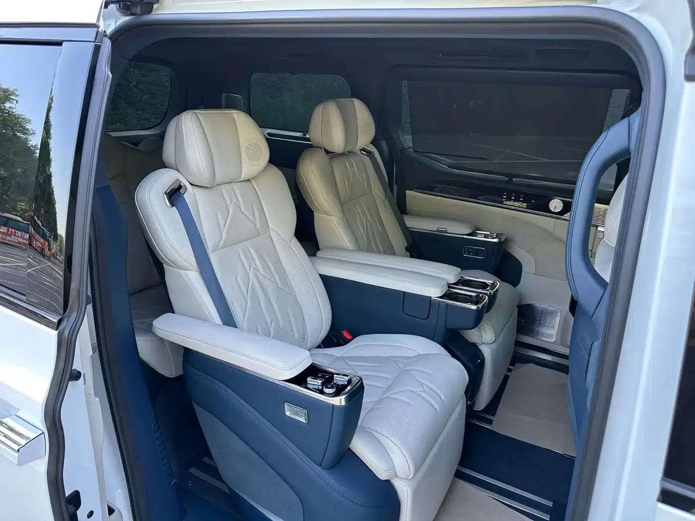 Jike 009 2024 Model Six-Seat Executive Edition AWD 108kWh — миниатюра 14