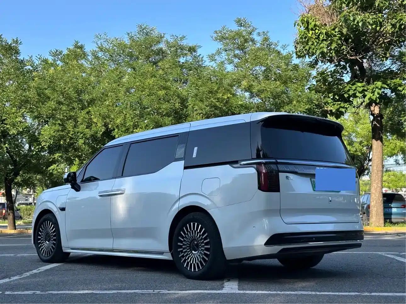 Jike 009 2024 Model Six-Seat Executive Edition AWD 108kWh — миниатюра 18