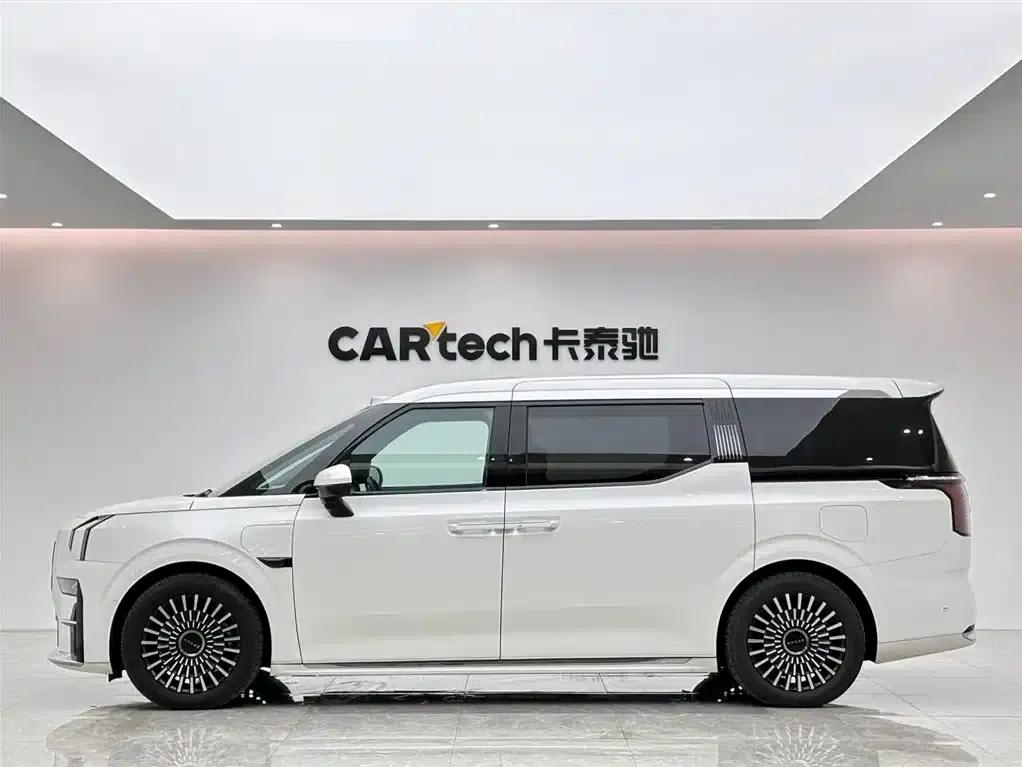 Extreme Krypton 009 2024 Model 7-Seat Aisle Edition 4WD 108kWh — миниатюра 2