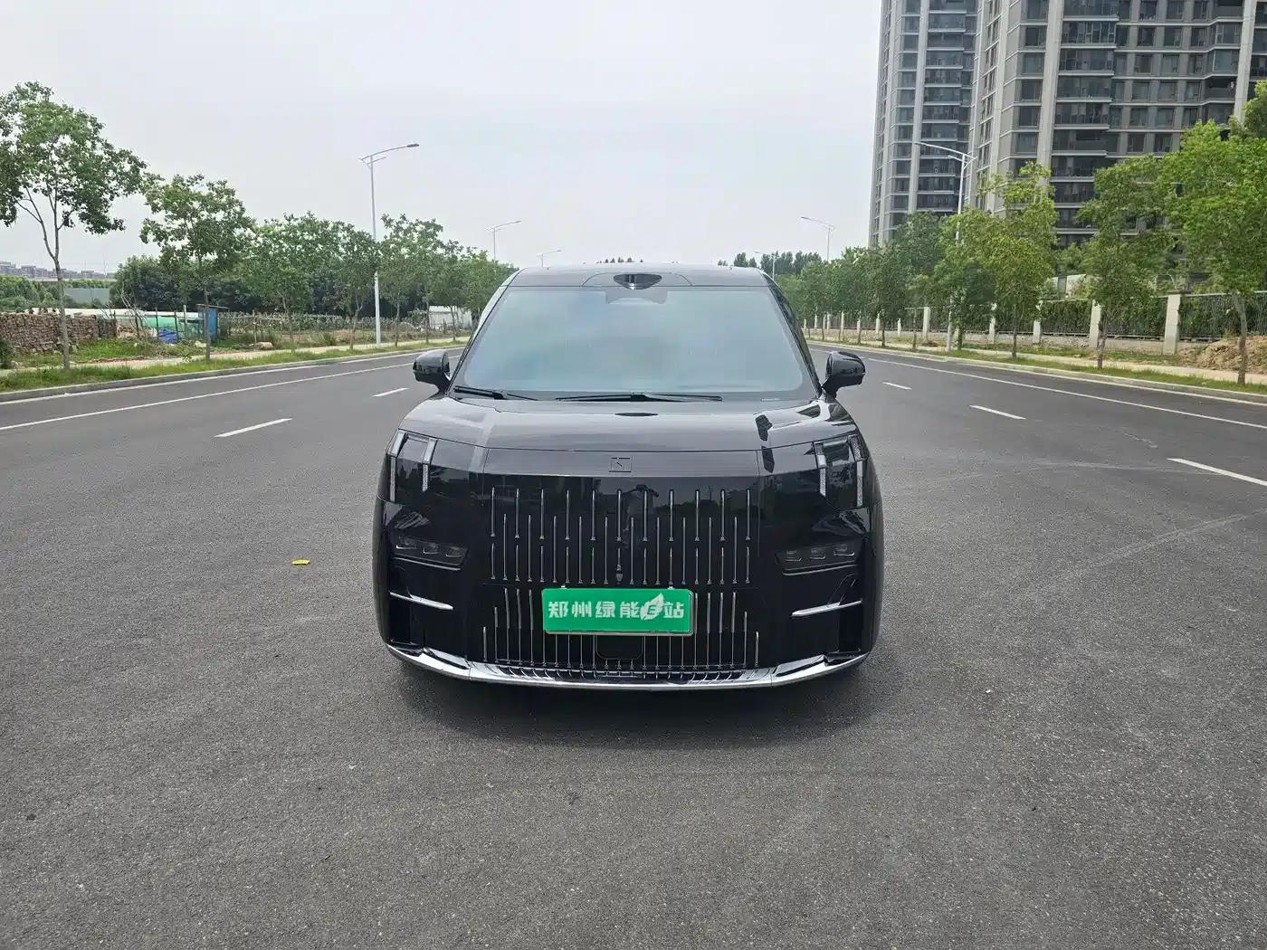 Extreme Krypton 009 2024 Model 7-Seat Aisle Edition 108kWh — миниатюра 2