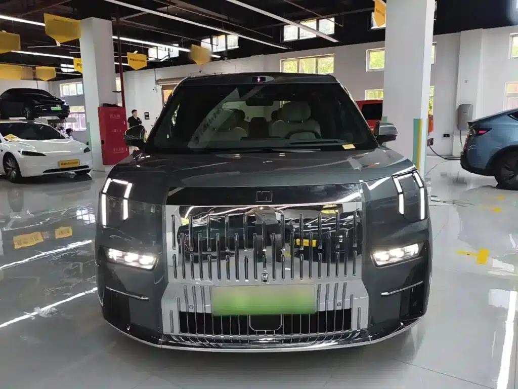 Extreme Krypton 009 2024 Model 7-Seat Aisle Edition 4WD 108kWh — миниатюра 3
