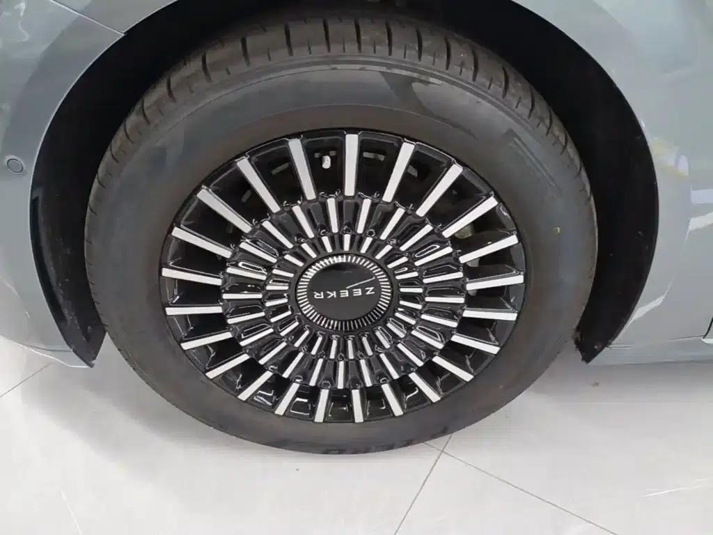 Extreme Krypton 009 2024 Model 7-Seat Aisle Edition 4WD 108kWh — миниатюра 25