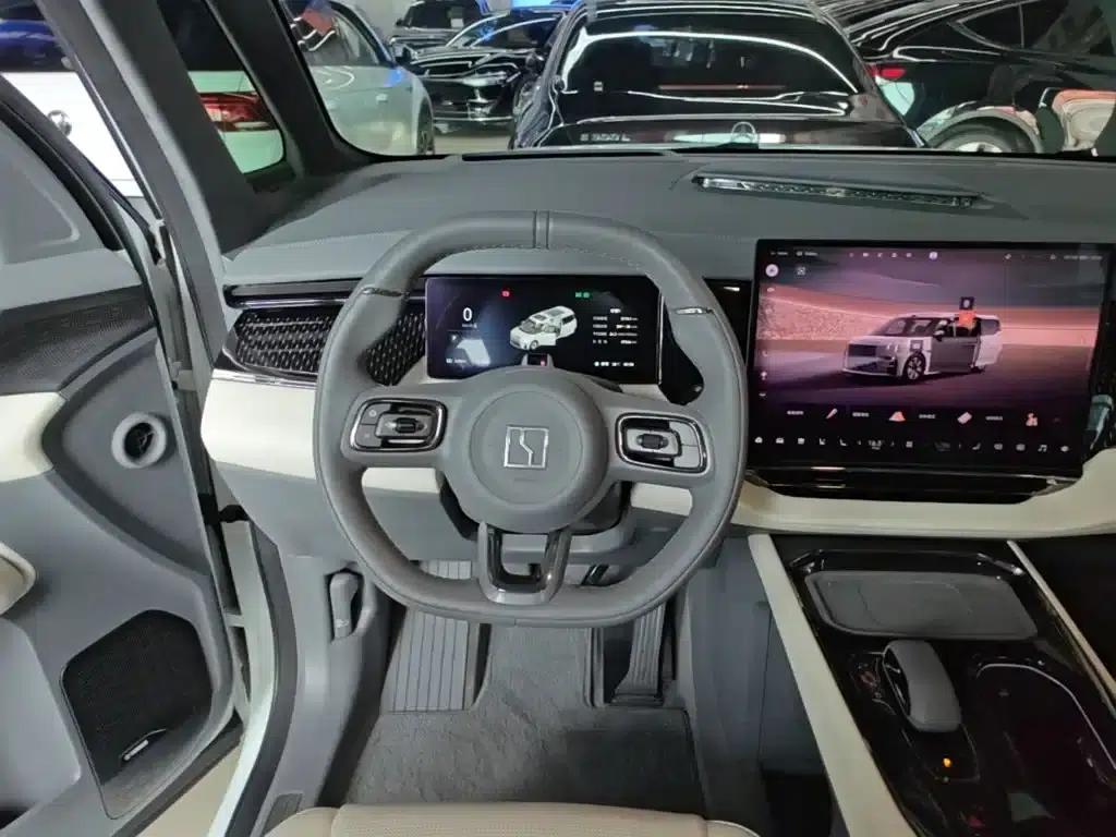 Jike 009 2024 Model Six-Seat Executive Edition AWD 108kWh — миниатюра 11