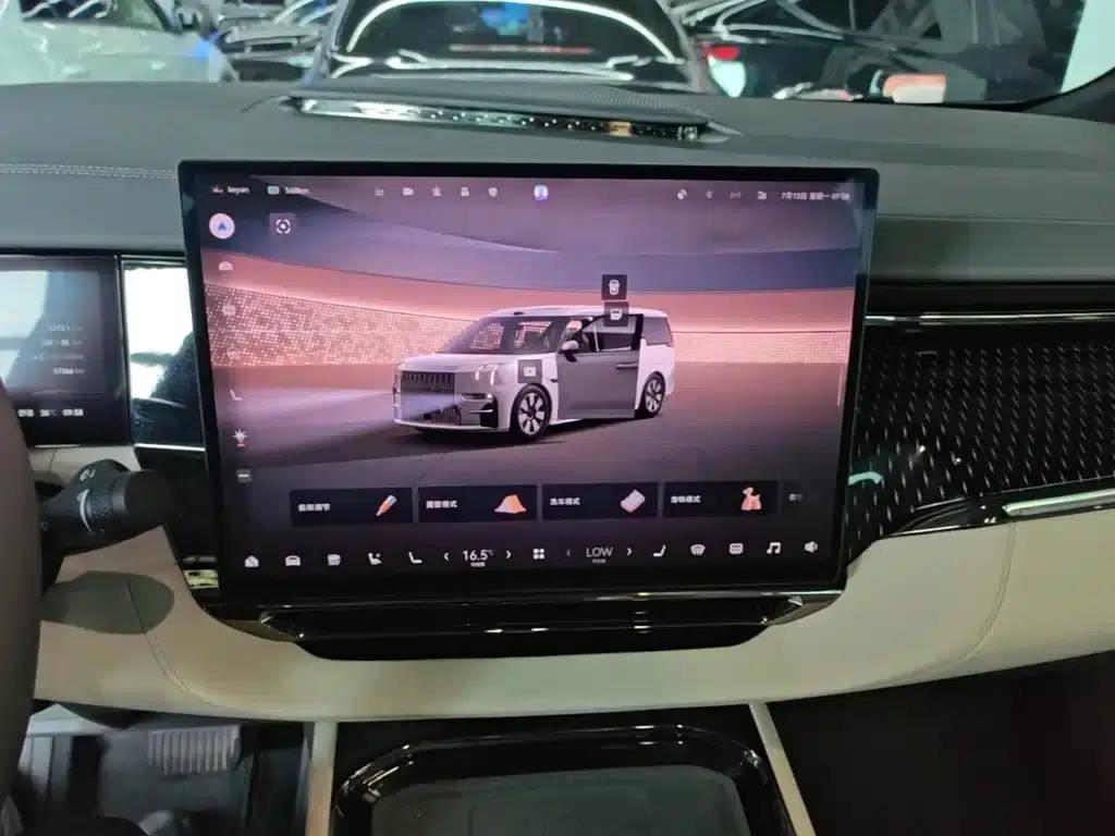 Jike 009 2024 Model Six-Seat Executive Edition AWD 108kWh — миниатюра 13
