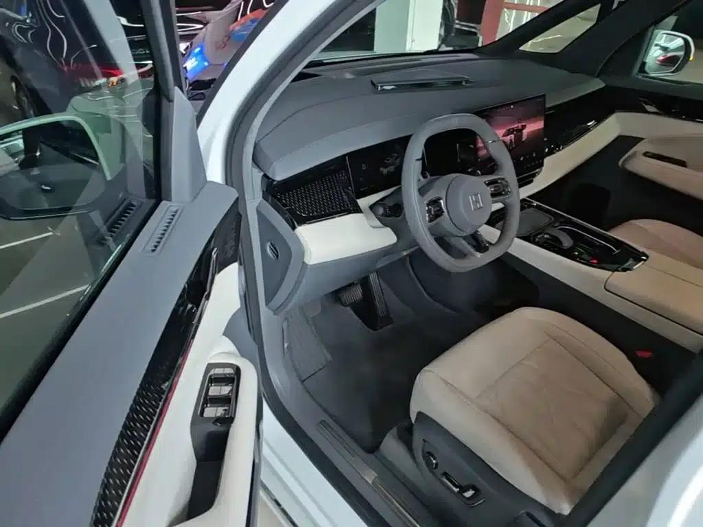 Jike 009 2024 Model Six-Seat Executive Edition AWD 108kWh — миниатюра 16