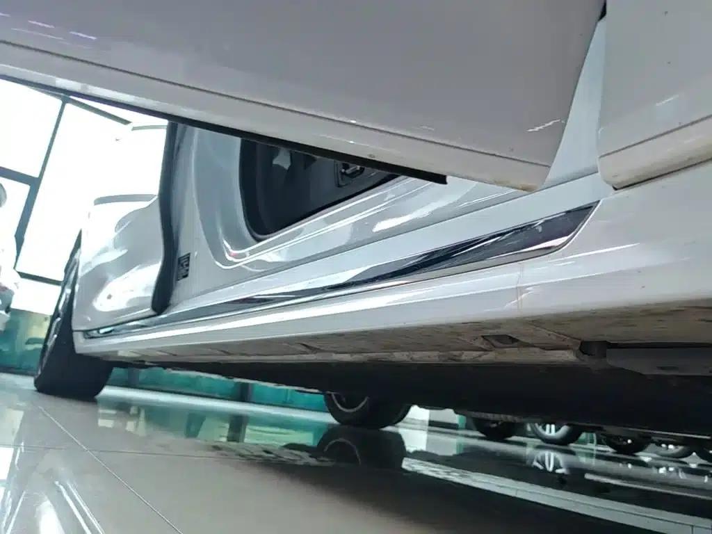Jike 009 2024 Model Six-Seat Executive Edition AWD 108kWh — миниатюра 21