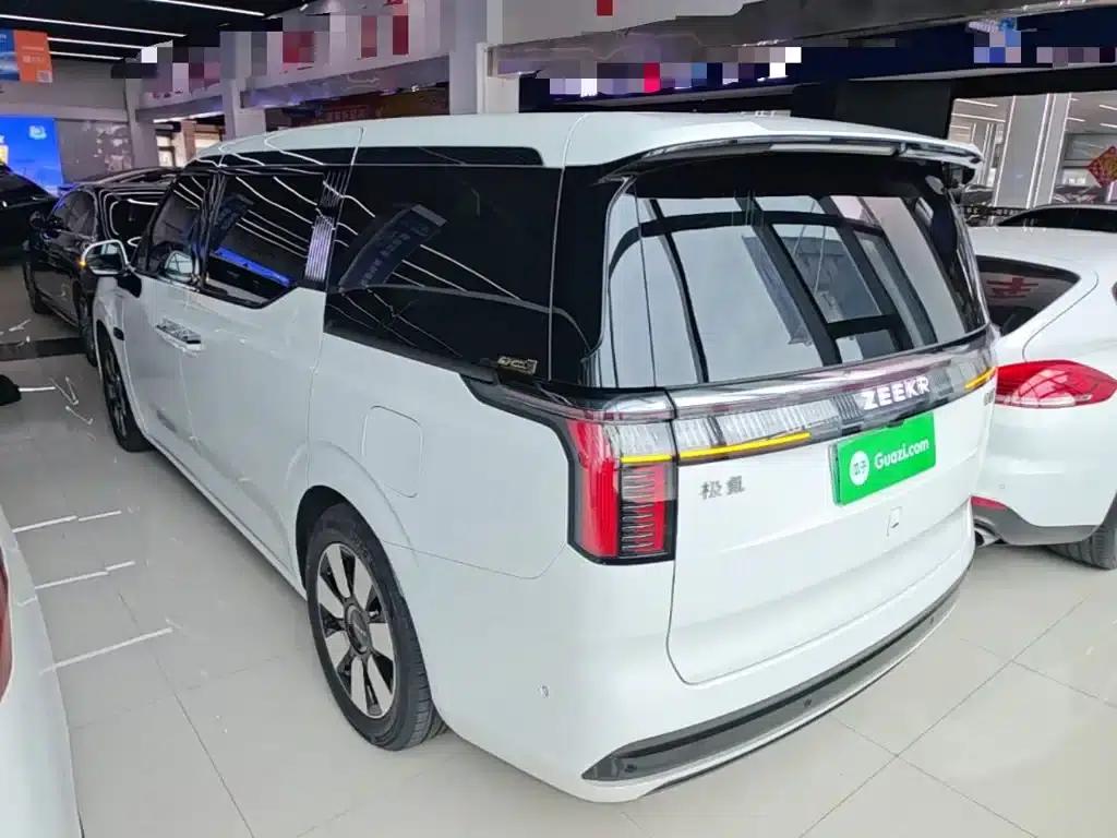 Jike 009 2024 Model Six-Seat Executive Edition AWD 108kWh — миниатюра 5