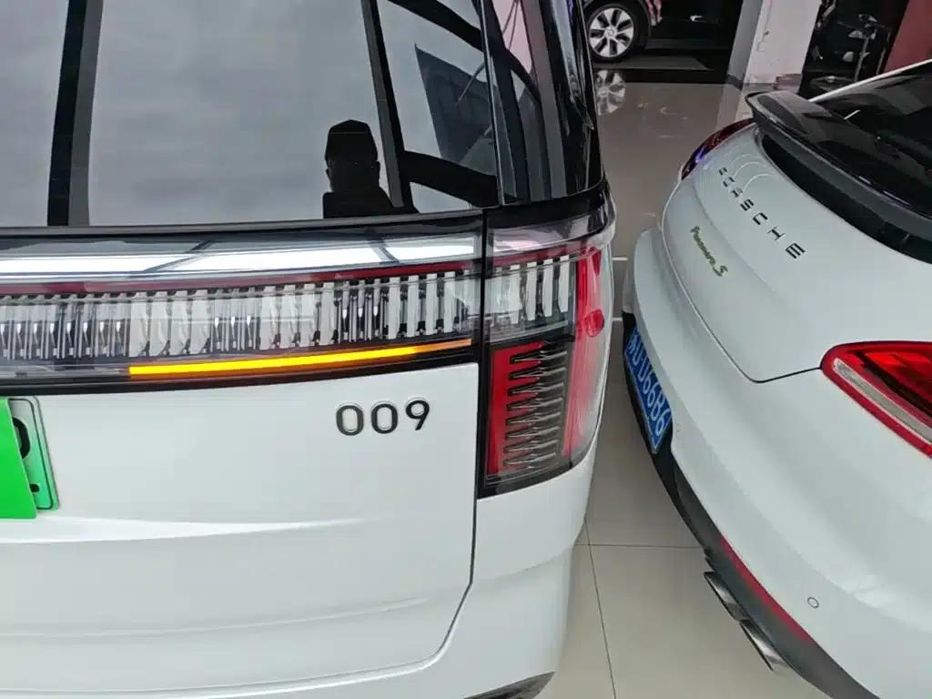Jike 009 2024 Model Six-Seat Executive Edition AWD 108kWh — миниатюра 8