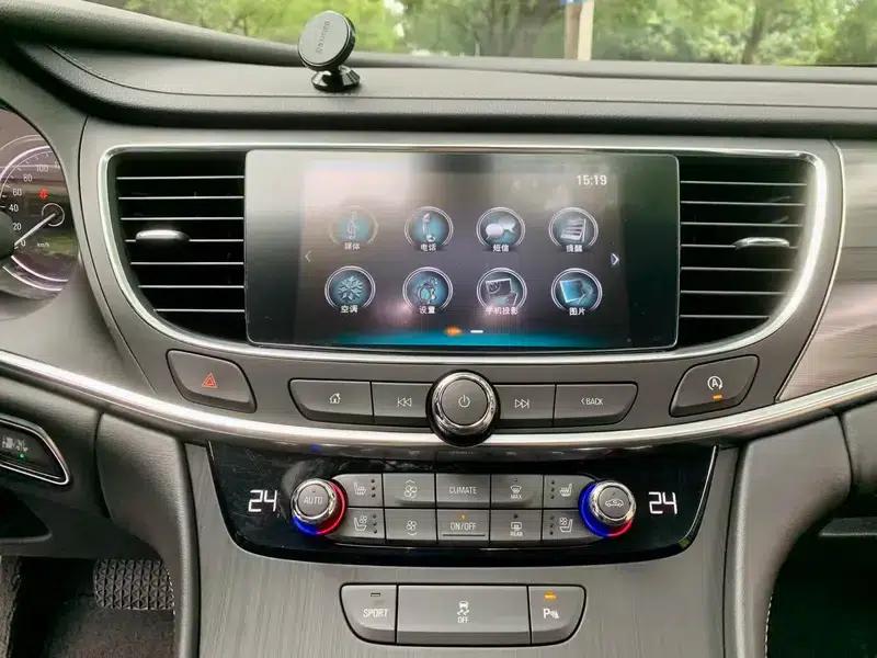 Buick LaCrosse 2018 20T Elite — миниатюра 7