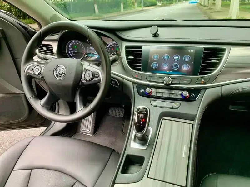 Buick LaCrosse 2018 20T Elite — миниатюра 10