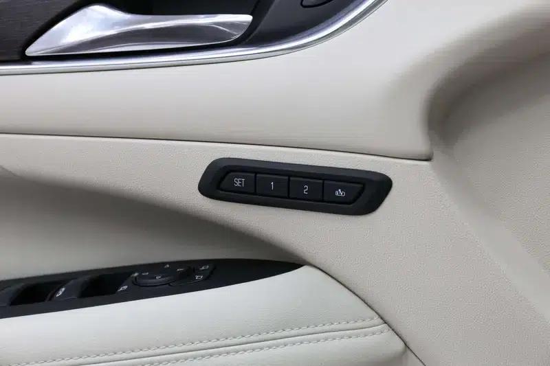 Buick LaCrosse 2019 28T Avenir — миниатюра 11