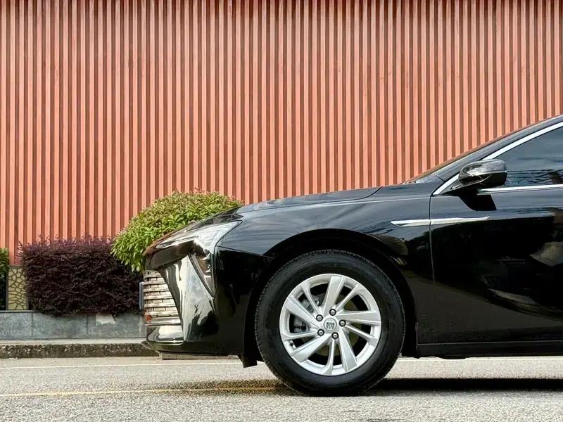 Buick LaCrosse 2023 25T CVT Exceeding Edition — миниатюра 13