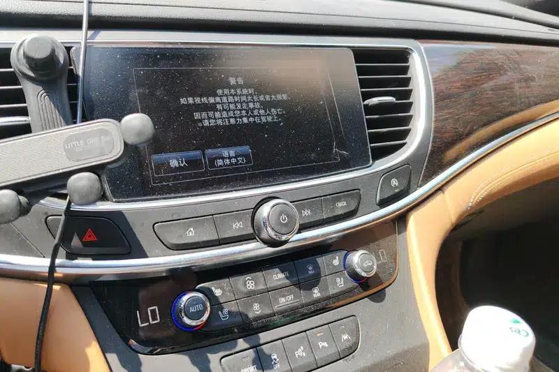 Buick LaCrosse 2016 Facelift 20T Leading Edition — миниатюра 10
