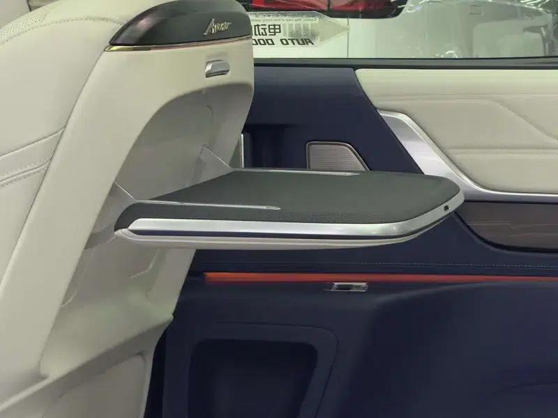 Century 2023 2.0T 7-Seat Luxury Edition — миниатюра 11