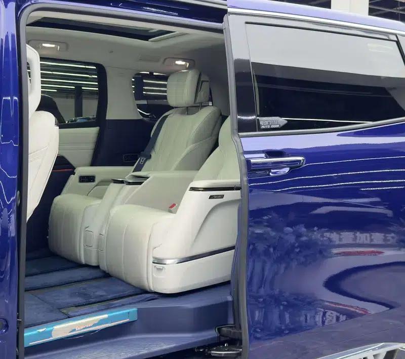 Century 2023 2.0T 7-Seat Luxury Edition — миниатюра 6