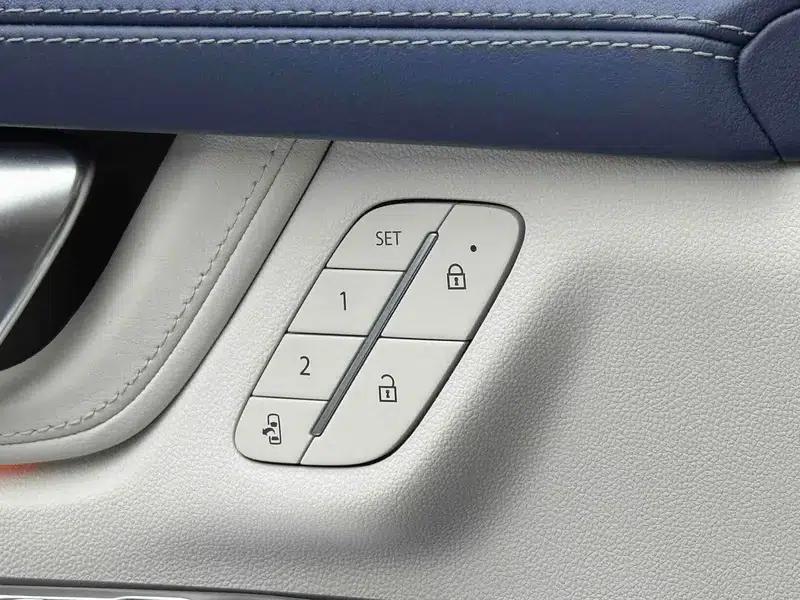 Century 2023 2.0T 7-Seat Luxury Edition — миниатюра 10