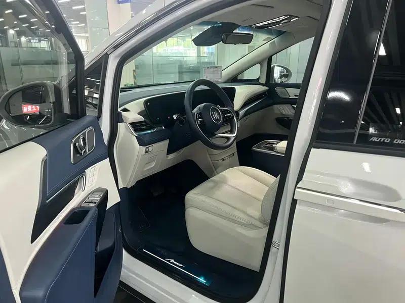 Century 2025 2.0T Six-Seat Luxury Edition — миниатюра 9