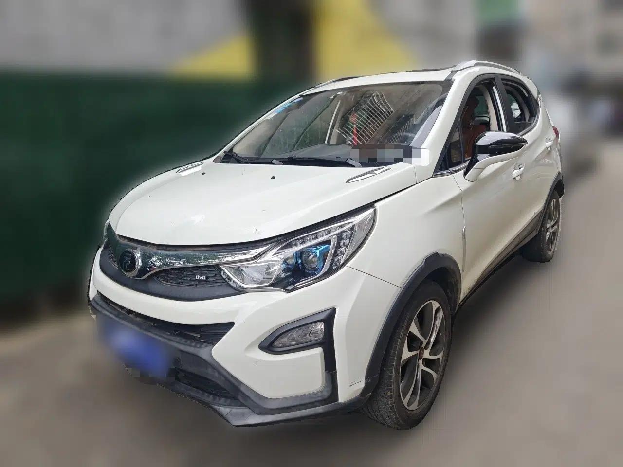BYD Yuan 2016 1.5L Manual Luxury Version — миниатюра 1