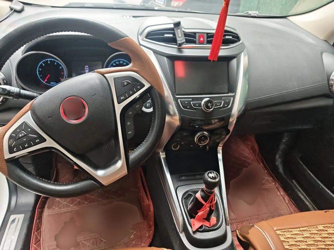 BYD Yuan 2016 1.5L Manual Luxury Version — миниатюра 13