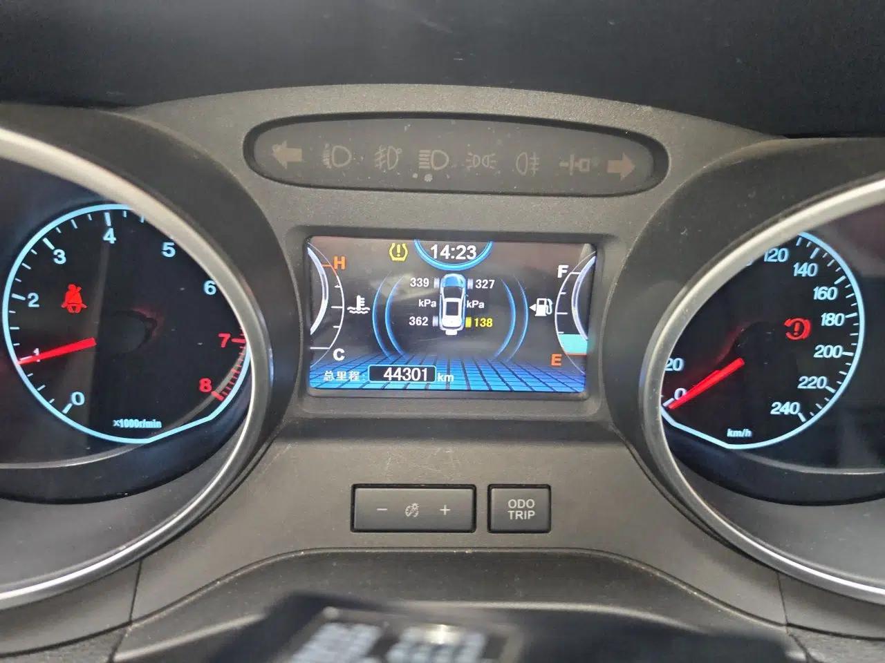 BYD Yuan 2016 1.5L Manual Luxury Version — миниатюра 15