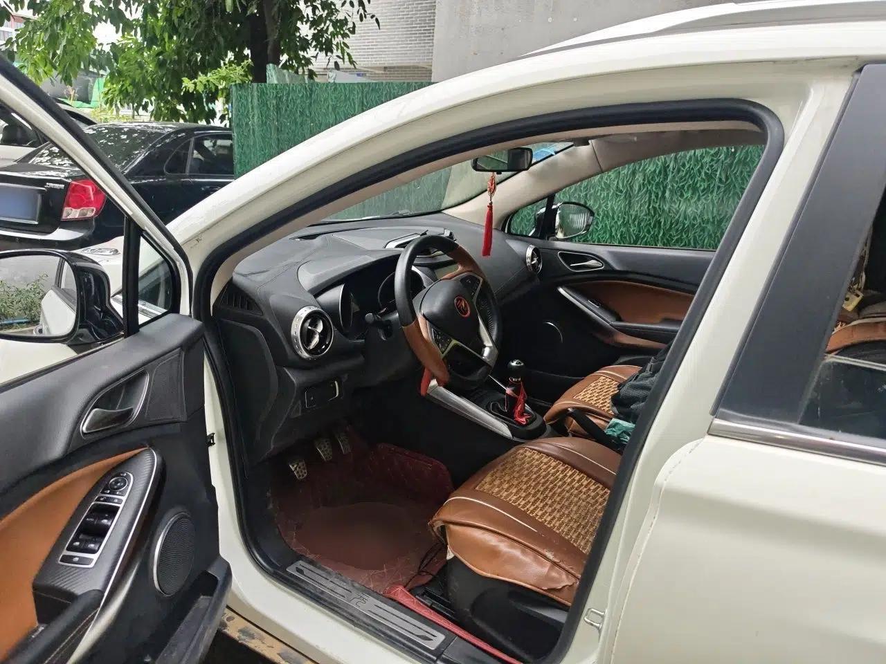BYD Yuan 2016 1.5L Manual Luxury Version — миниатюра 20
