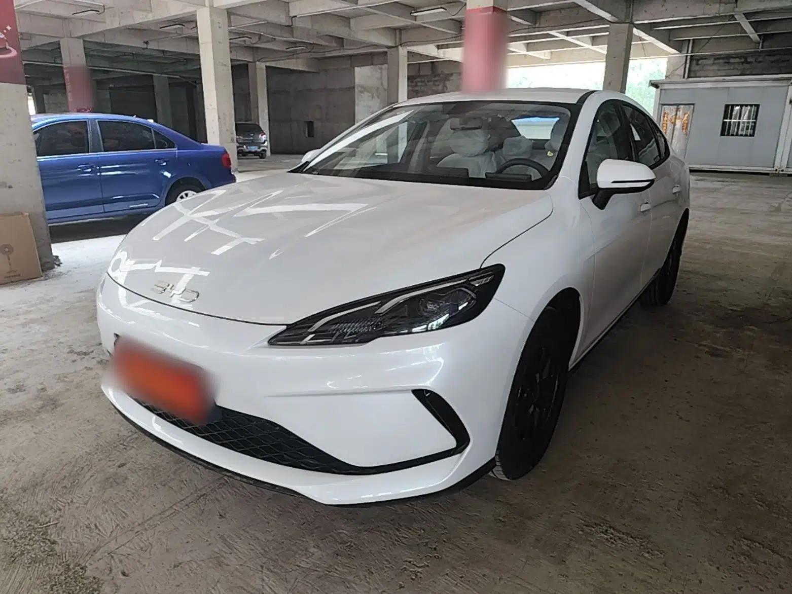 BYD Seal 05 DM-i 2026 DM-i 128KM Luxury Edition — миниатюра 1