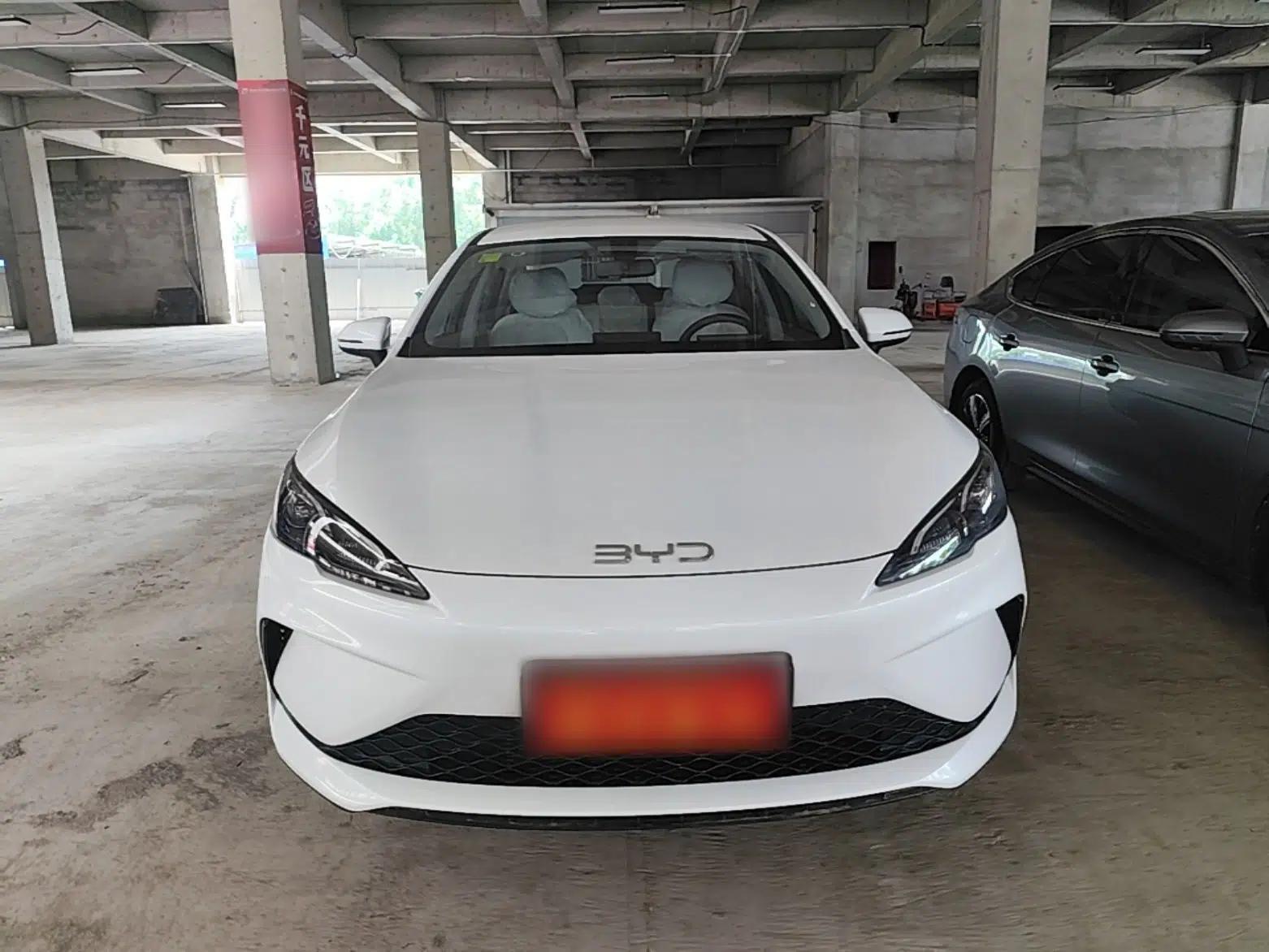 BYD Seal 05 DM-i 2026 DM-i 128KM Luxury Edition — миниатюра 2