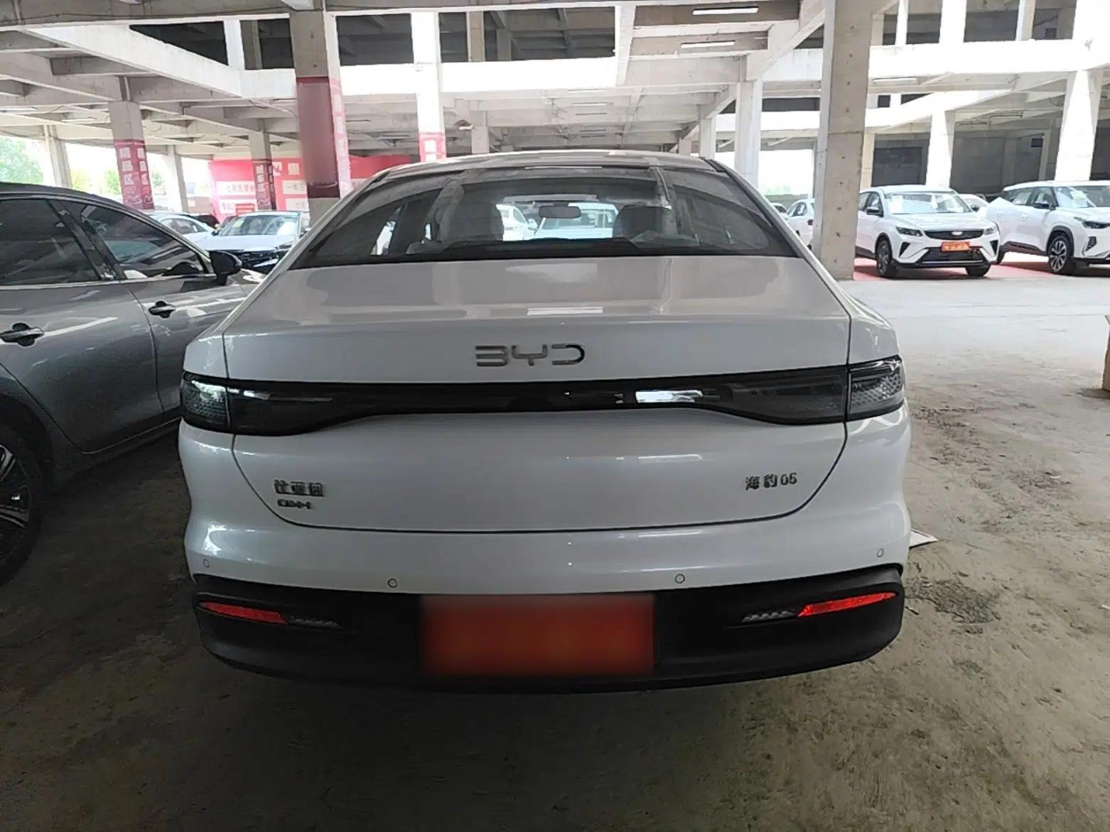 BYD Seal 05 DM-i 2026 DM-i 128KM Luxury Edition — миниатюра 5