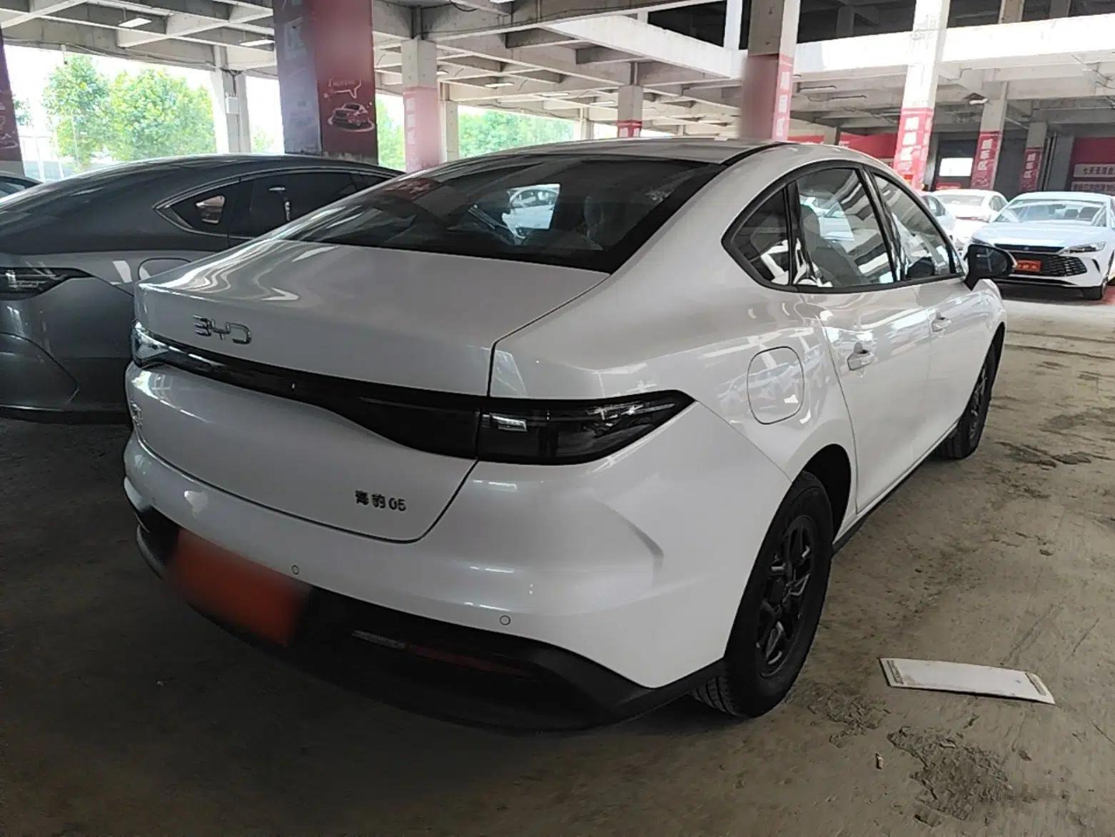 BYD Seal 05 DM-i 2026 DM-i 128KM Luxury Edition — миниатюра 6
