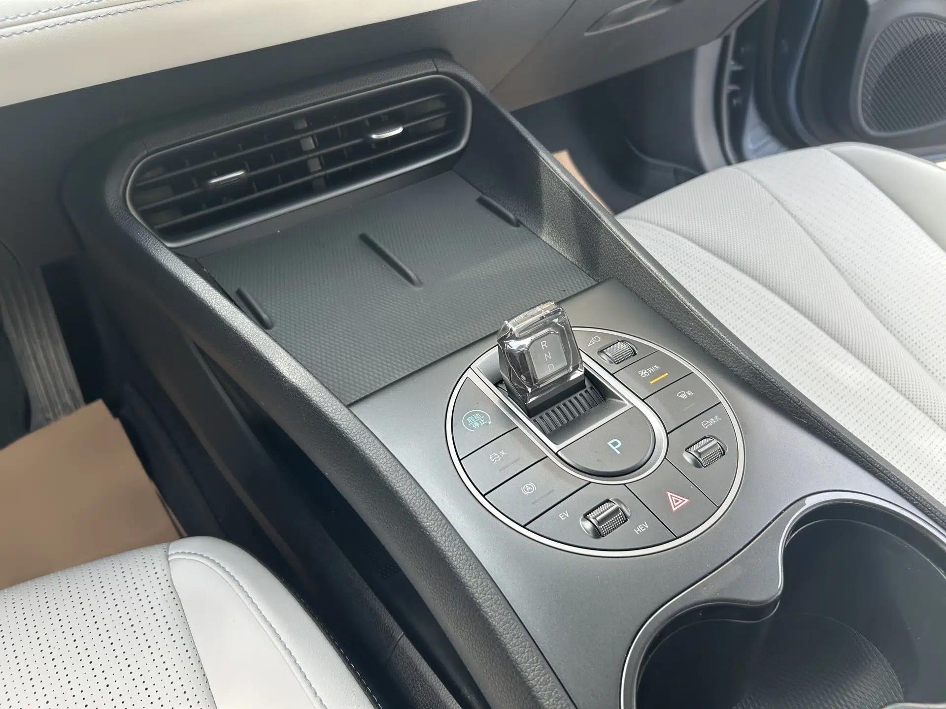 BYD Seal 05 DM-i 2025 DM-i Smart Drive 55KM Luxury Model — миниатюра 37