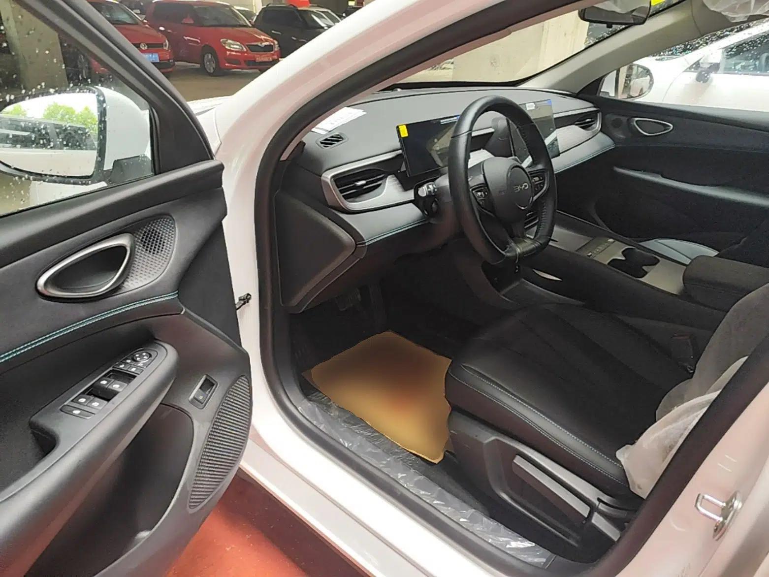 BYD Seal 05 DM-i 2026 DM-i 128KM Luxury Edition — миниатюра 18