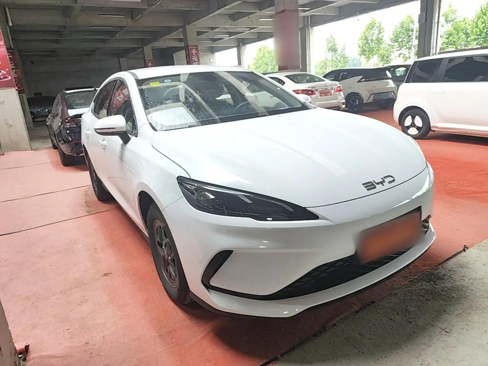 BYD Seal 05 DM-i 2026 DM-i 128KM Luxury Edition — миниатюра 3