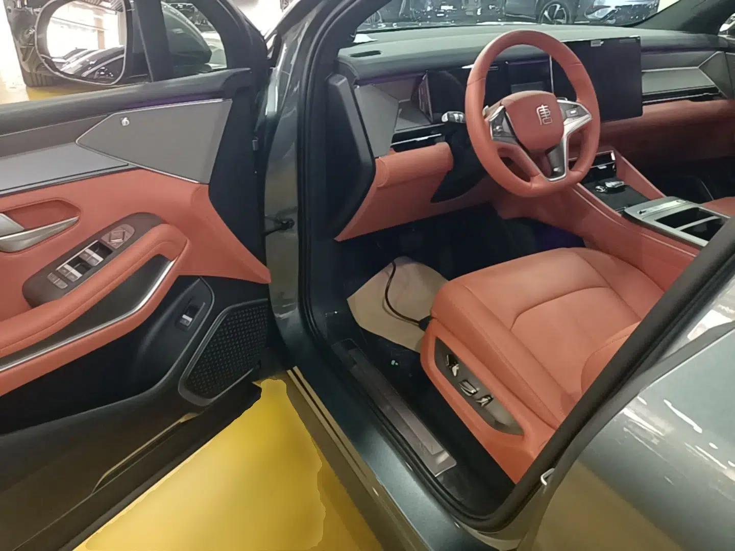 BYD Tang L 2025 EV with 670 km Range LiDAR and Premium Features — миниатюра 18