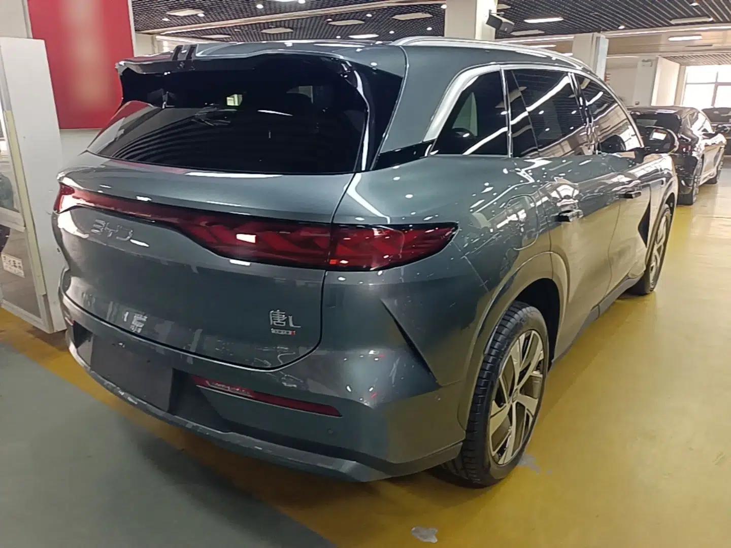 BYD Tang L 2025 EV with 670 km Range LiDAR and Premium Features — миниатюра 6