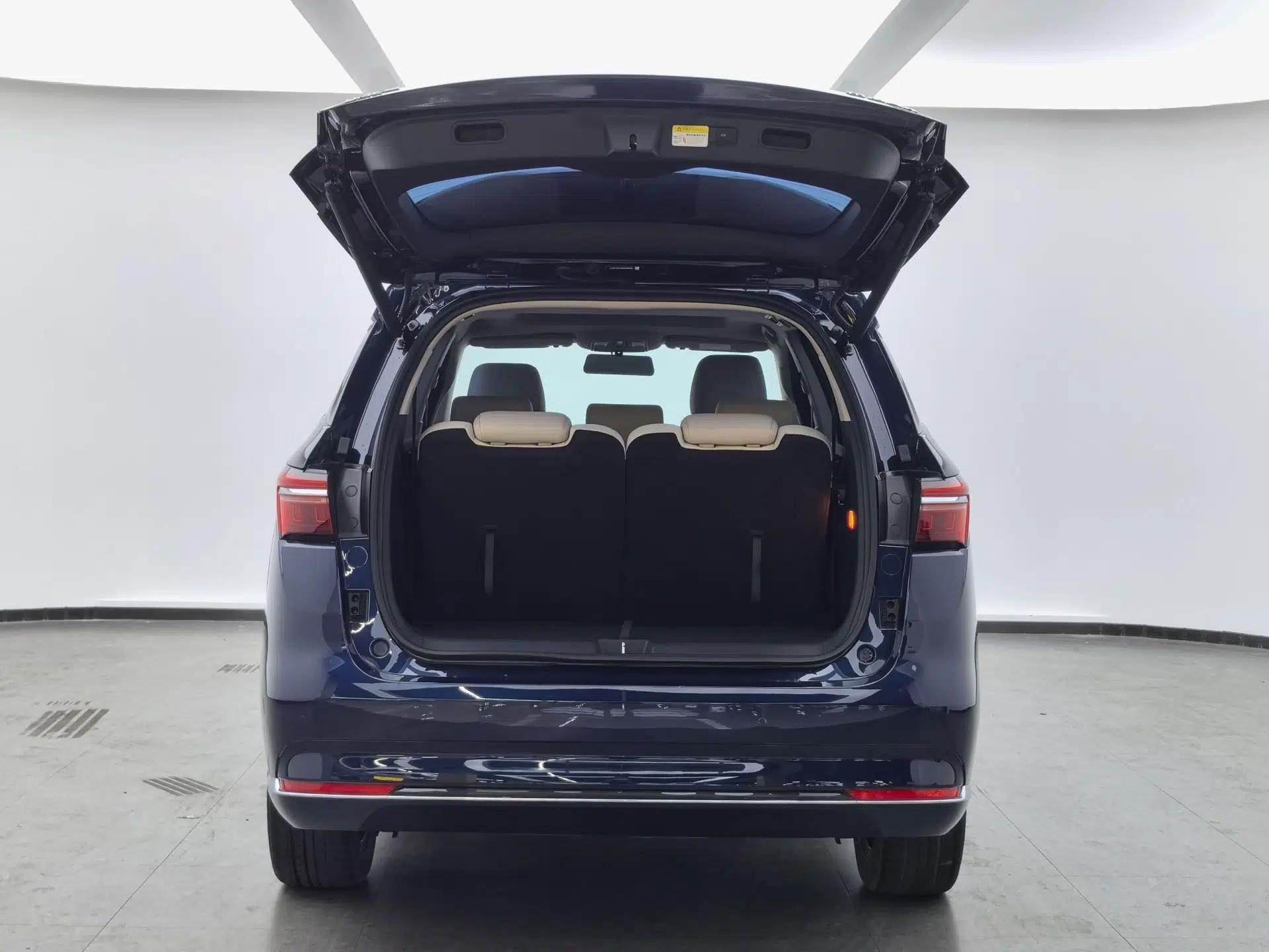 BYD Song MAX New Energy 2022 DM-i 105KM Prestige Model — миниатюра 29