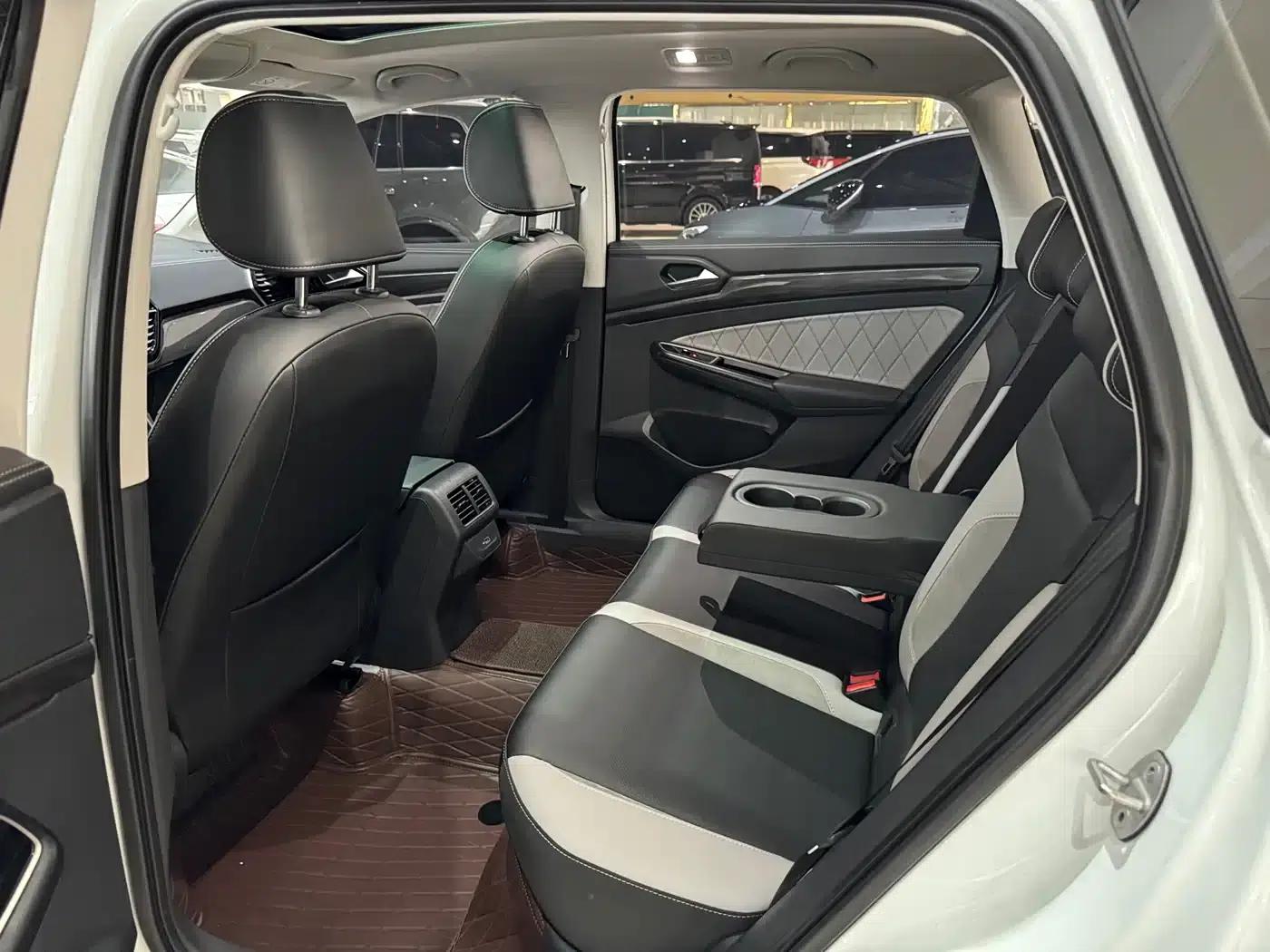 Jetta VS7 2023 280TSI Automatic High Gloss Glory Edition — миниатюра 12