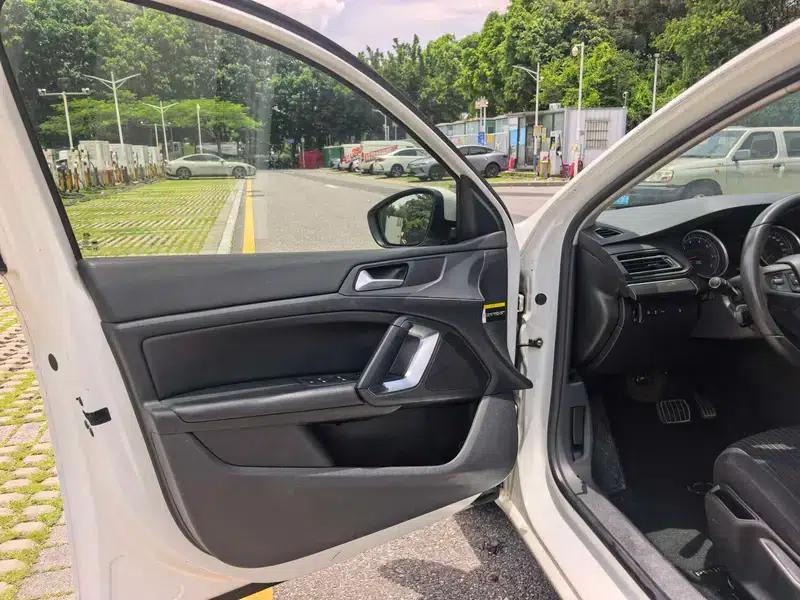Peugeot 408 2015 1.2T Automatic Glory Edition — миниатюра 13