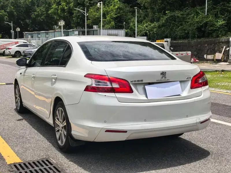 Peugeot 408 2015 1.2T Automatic Glory Edition — миниатюра 4