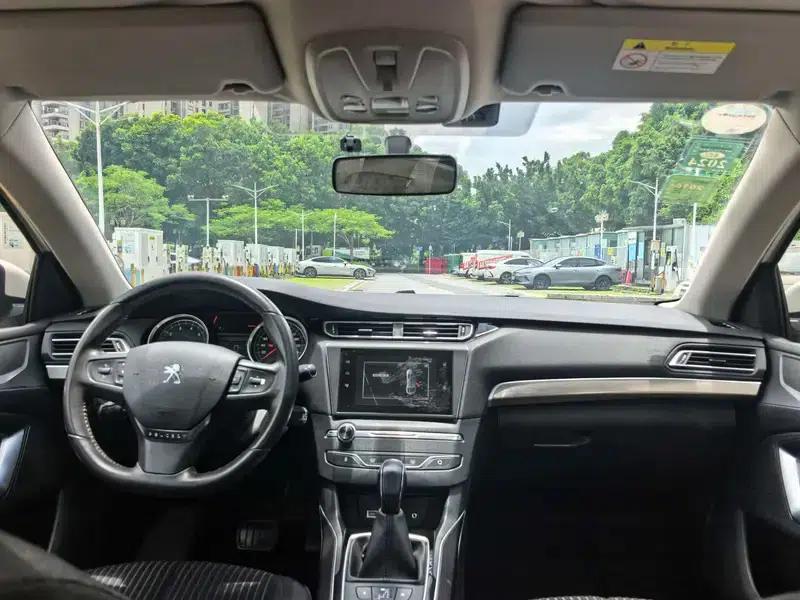 Peugeot 408 2015 1.2T Automatic Glory Edition — миниатюра 8