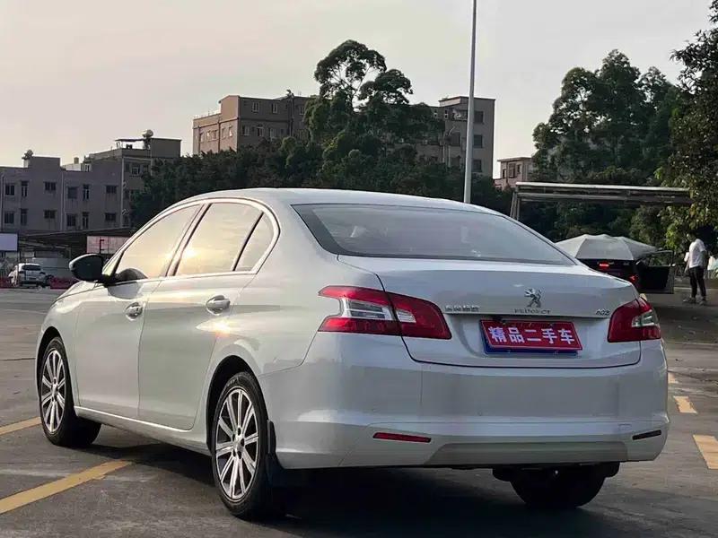 Peugeot 408 2014 1.8L Automatic Leading Edition — миниатюра 4