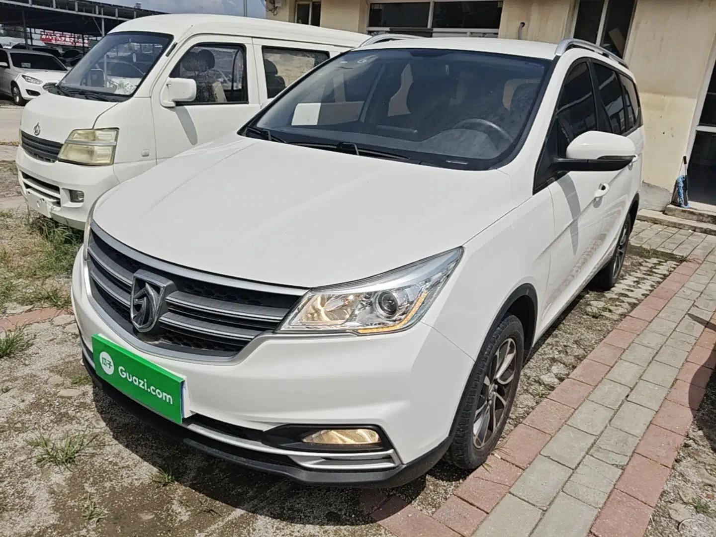 Baojun 730 2021 1.5L Manual Fashion Version 7 Seats — миниатюра 1