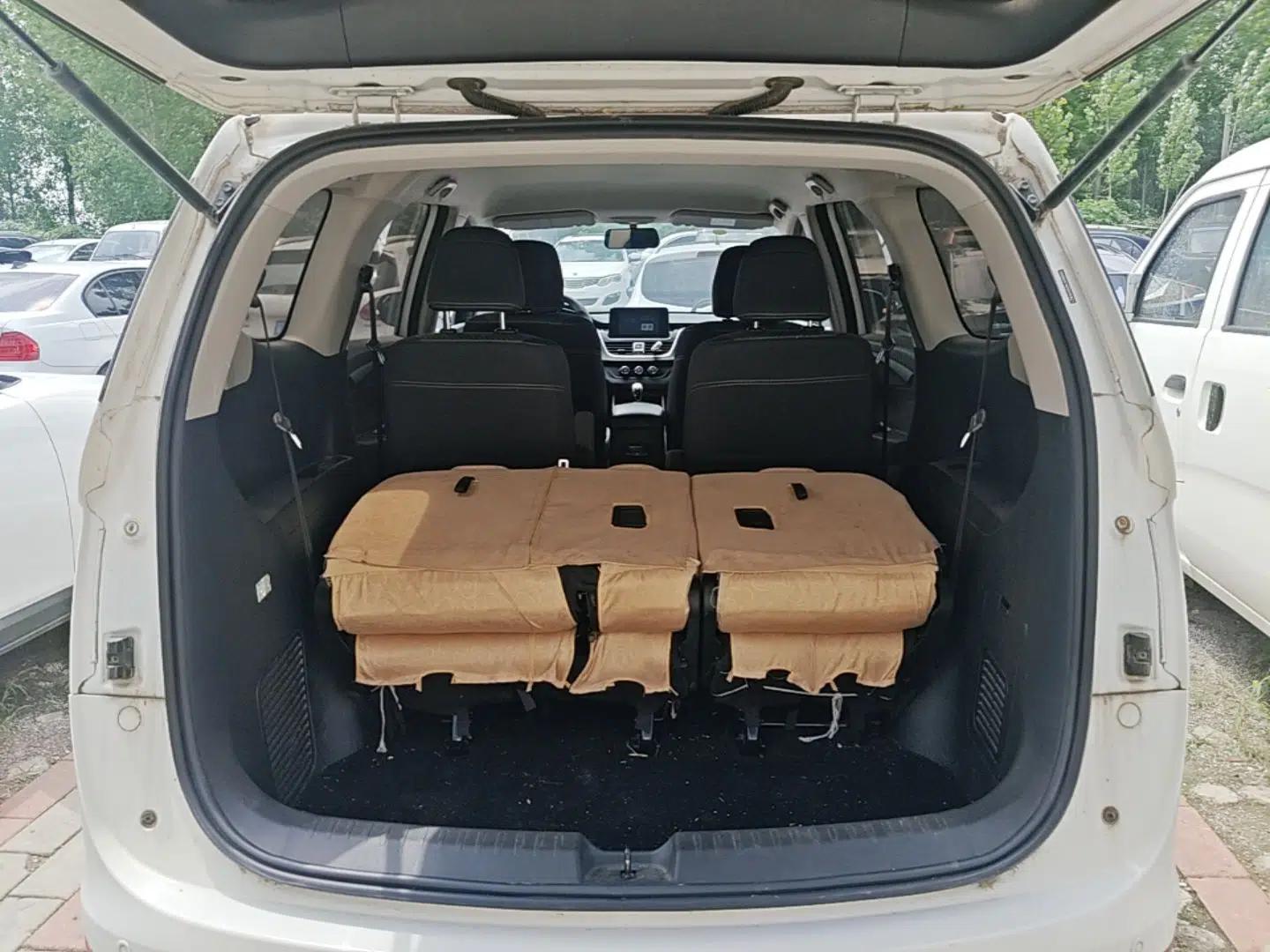 Baojun 730 2021 1.5L Manual Fashion Version 7 Seats — миниатюра 22
