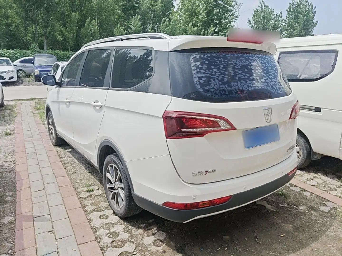Baojun 730 2021 1.5L Manual Fashion Version 7 Seats — миниатюра 4