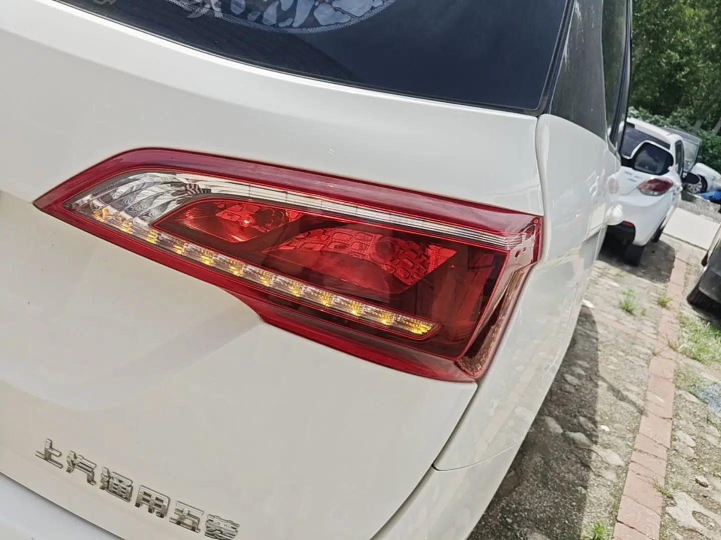 Baojun 730 2021 1.5L Manual Fashion Version 7 Seats — миниатюра 9